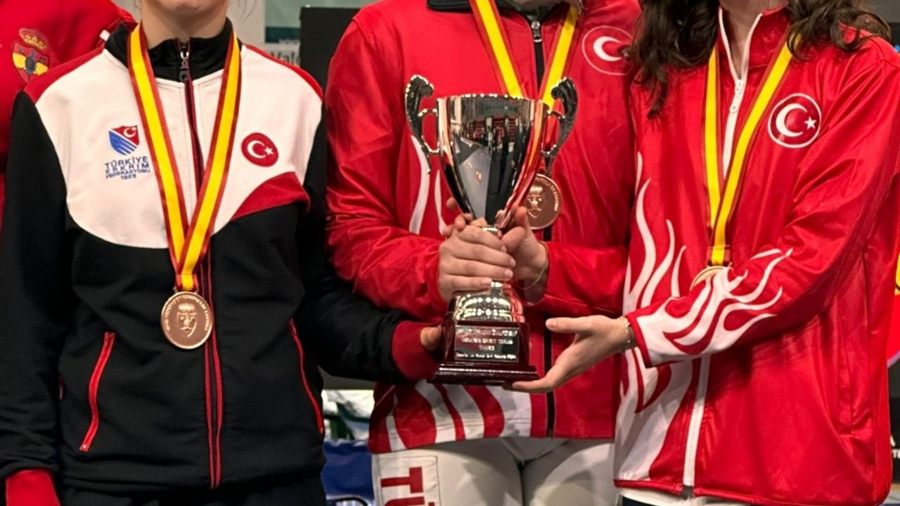 Türk eskrimciler, Akdeniz Şampiyonası'nda 2 bronz madalya kazandı