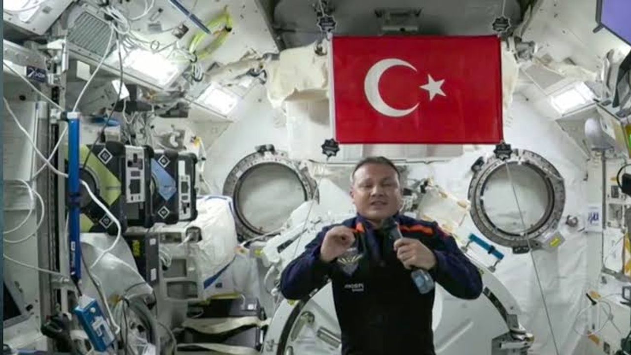 Astronot Alper Gezeravcı’nın dünyaya dönüş tarihi belli oldu