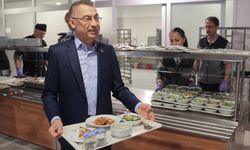 ANKARA - Cumhurbaşkanı Yardımcısı Oktay, AFAD personeliyle iftar yaptı