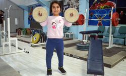 AMASYA - Türkiye şampiyonu engelli halterci Kader Kaplan, milli forma hayaliyle çalışıyor