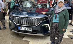 Türkiye'nin yerli otomobili Togg, Erbil'deki Maarif Okulu'nda tanıtıldı