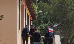İzmir'de 4 kişinin yaralandığı silahlı kavgayla ilgili yakalanan 3 zanlı tutuklandı