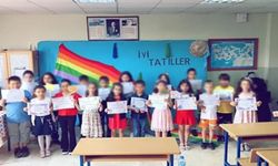 Silivri'de Öğrencileriyle LGBT Bayrağı renkleri altında resim çektiren öğretmene soruşturma