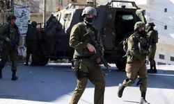 İsrail polisi, Netanyahu'nun evinin önünde gösteri düzenleyenlerden 6 kişiyi gözaltına aldı