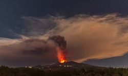 Etna Yanardağı'nda patlama