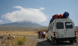 Ağrı Dağı’na çıkarken rahatsızlanan bir kişi hastaneye kaldırıldı