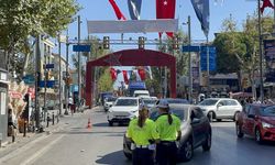 Kadıköy'de dron destekli kırmızı ışık ihlali denetimi yapıldı