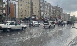 İstanbul'da yağışlı havanın etkisiyle trafik yoğunluğu yüzde 81'e çıktı
