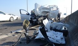 Adana'da ölümlü kazaya yol açan aracın otoyolda ters yönde seyretmesi kamerada