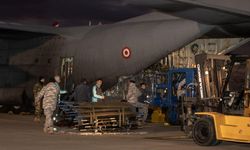 Gazze'ye sağlık personeli ve tıbbi malzeme taşıyan askeri uçak Kayseri'den havalandı