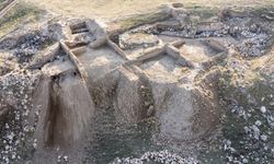 Van'daki ızgara planlı antik kentte yeni kale burcu tespit edildi