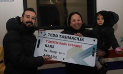 "Turistik Doğu Ekspresi" Kars'tan ilk seferine uğurlandı