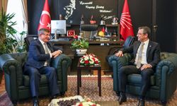 CHP Genel Başkanı Özel, Gelecek Partisi Genel Başkanı Davutoğlu ile görüştü