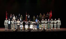 "Cumhuriyete Doğru" tiyatro oyunu 9 ilde 12 kez perde açtı