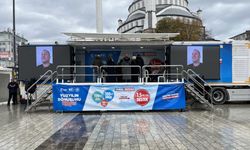İstanbullulardan "Yarısı Bizden" kampanyasının bilgilendirme tırlarına yoğun ilgi