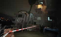 Kocaeli'de heyelan nedeniyle yıkılma tehlikesi bulunan bina boşaltıldı