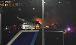 NHK: Tokyo'da pistte yanan uçakta bulunan yaklaşık 400 yolcu ve mürettebat tahliye edildi