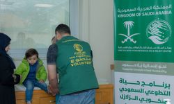 Suudi Arabistan, depremden etkilenen Reyhanlı'ya gönüllü sağlık ekibi gönderdi
