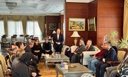 Türkiye'nin Bakü Büyükelçisi Bağcı, Azerbaycan'ı ziyaret eden şehit aileleriyle bir araya geldi