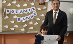 Van, Bitlis, Muş ve Hakkari'de öğrenciler karnelerini aldı