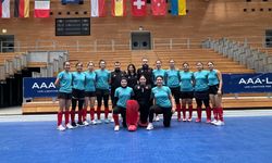 A Milli Kadın Hokey Takımı, Avrupa Şampiyonası için Almanya'ya gitti