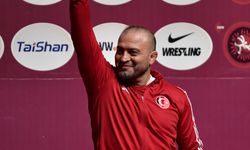 Avrupa şampiyonu güreşçi Nesrin Baş, İstiklal Marşı hayalini gerçekleştirdi: