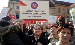 Hırvatistan'da "erken seçim" talebiyle hükümet karşıtı protesto düzenlendi