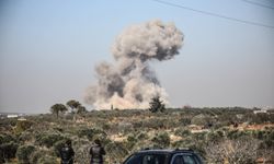 Rus savaş uçaklarının İdlib'e düzenlediği hava saldırısında 1 sivil öldü