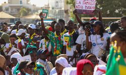 Senegal'de cumhurbaşkanı seçiminin ertelenmesi protesto edildi