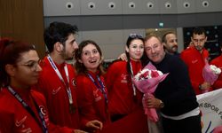 Virtus Dünya Salon Atletizm Şampiyonası'nda 18 madalya kazanan özel sporcular yurda döndü