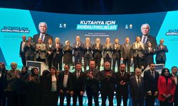 AK Parti'li Yenişehirlioğlu, Kütahya Belediye Başkan adayı Saraçoğlu'nun projelerinin tanıtımında konuştu: