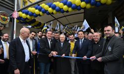 Aziz Yıldırım, Fenerbahçe Gönüllüleri Derneği İzmir Şubesi'nin açılışına katıldı:
