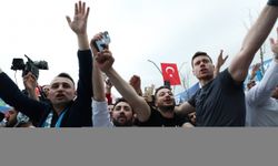 Cumhurbaşkanı Erdoğan: "AK Parti ve Cumhur İttifakı'na kaybettirerek CHP'ye kazandırmak için mesai harcayanlara karşı, yakınlarımızı lisanımünasip ile ikaz edeceğiz."