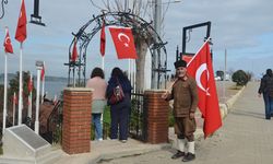 Gazi torunu Saffet Gümüş, şehitlerin anısına İstanbul'dan çıktığı yolda Gelibolu'ya ulaştı