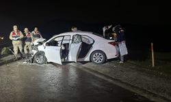 Gaziantep'te iki otomobilin çarpıştığı kazada 2 kişi öldü, 5 kişi yaralandı