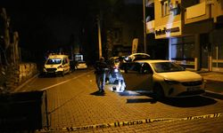 GÜNCELLEME - İzmir'de silahlı saldırıya uğrayan 17 yaşındaki genç öldü