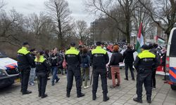 Hollanda'da polis, İsrail Büyükelçiliği önünde Filistin'e destek gösterisine izin vermedi