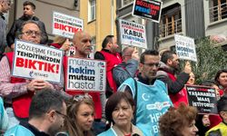 İstanbul'da sağlık çalışanlarından "14 Mart Tıp Bayramı"nda basın açıklaması