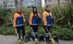İstanbul'un meydanlarına kadın temizlik işçilerinin eli değiyor