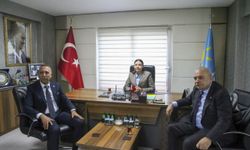 İYİ Partili Kuleyin, partisinin Uşak il başkanlığını ziyaret etti