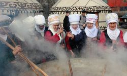 Kırgızistan'da Nevruz Bayramı öncesinde "sümölök" tatlısı pişirilmeye başlandı