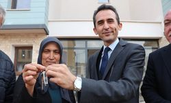 Nurdağı'nda deprem konutlarının anahtar teslimi sürüyor