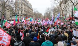 Paris'te Filistin destekçileri, Gazze'deki "soykırıma" karşı sokağa indi