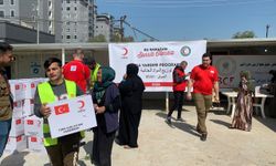 Türk Kızılay, Erbil'deki Herşem Kampı'nda yerinden edilmiş 250 aileye ramazan yardımında bulundu