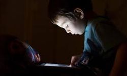 Uzmanından "Çocuklarda az uyku ve fazla ekran migrene neden oluyor" uyarısı