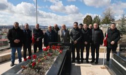 Sivas'ta meslektaşları gazeteci İsmail Güneş'i kabri başında andı