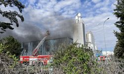 Konya'da bir fabrikaya ait depoda yangın çıktı