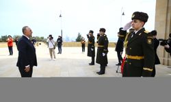 NATO Parlamenter Asamblesi Türk Delegasyonu Başkanı Çavuşoğlu, Bakü'de şehitlikleri ziyaret etti: