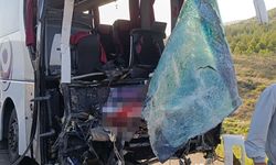 Sandıklı’da trafik kazası yolcu otobüsü kamyonetle çarpıştı çok sayıda yaralı var