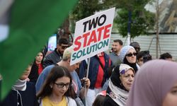 Arnavutluk'ta Filistin'e destek gösterisi ve yürüyüşü yapıldı